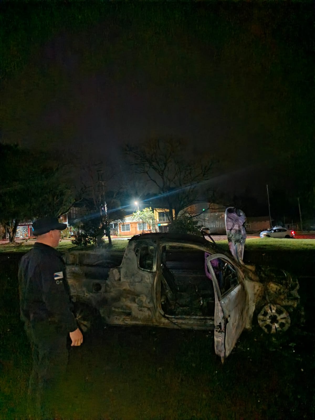 Choque sobre la Ruta 12 dejó tres personas hospitalizadas y una camioneta incendiada 2
